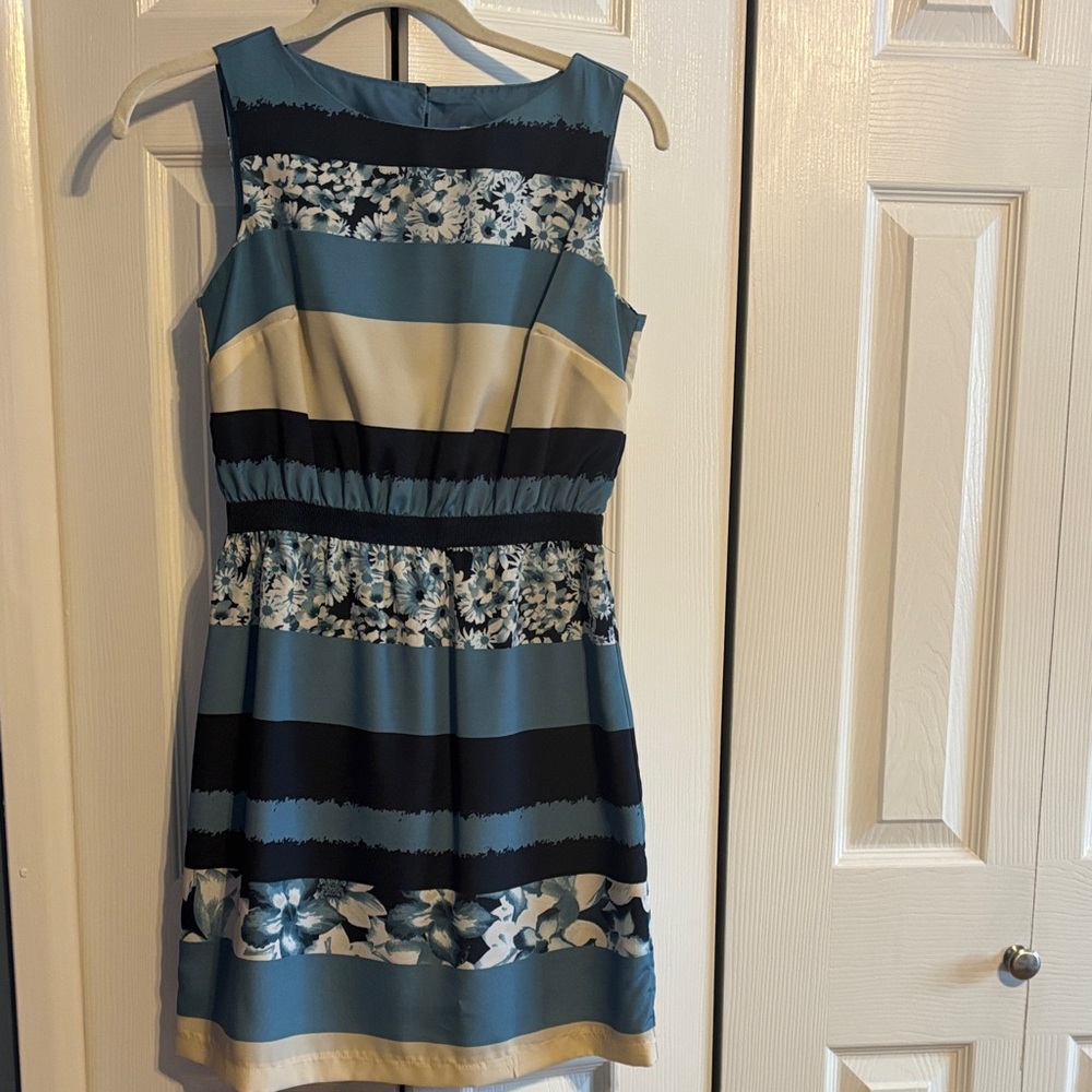 LOFT Elegant Blue Floral Women's sleeveless midi dress size XSP NWOT - Picture 2 of 10